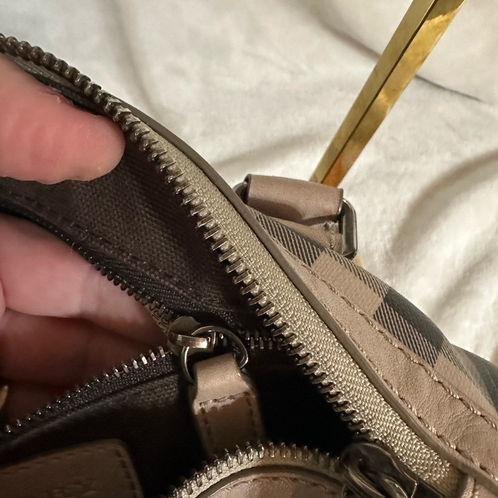 Smoked checked coated canvas Burberry authentic Small Chester check Boston bag. - Picture 13 of 16